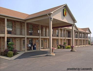 Red Roof - Tennessee Tech Motel